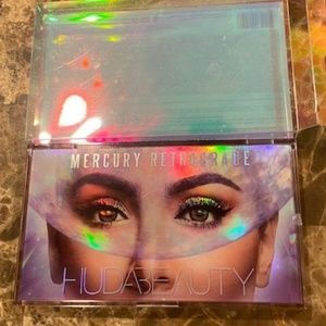 COPY - Huda Beauty Retro Grade Eyeshadow Palette